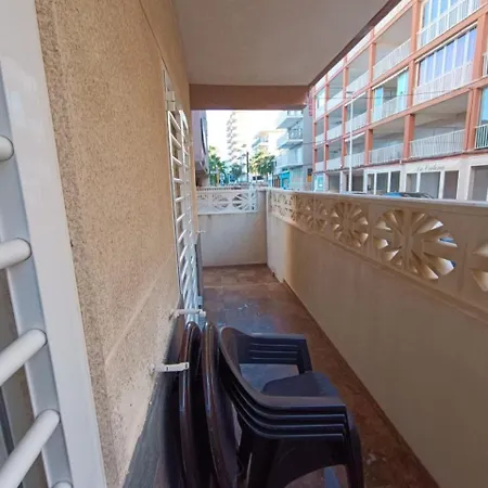 Lovely Flat, Ground Floor, With Fast Wifi, Ac And Heating *