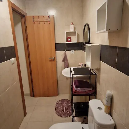 Lovely Flat, Ground Floor, With Fast Wifi, Ac And Heating